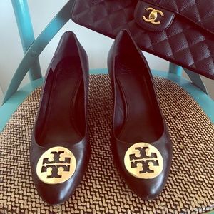 Tori Burch Chelsea Wedges in Black